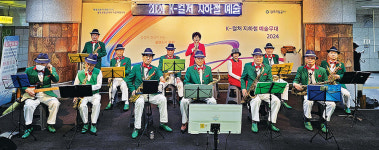 광주연합회 소속 빛고을색소폰오케스트라봉사단 우리도 언젠가 요양원 신세… 최선 다해 연주