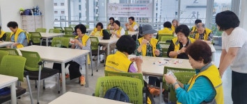 대한노인회 부산연합회 소속 노지대봉사단 손끝으로 느끼는 따듯한 이웃사랑