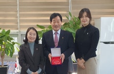 대한노인회 경북 문경시지회, 국민건강보험공단 이사장 감사패 받아