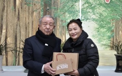 대한노인회 강원연합회, 춘천 베스킨라빈스서 목도리·장갑 후원 받아