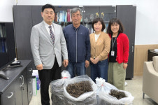 대한노인회 강원 삼척시지회, 복지관서 영농사업단이 생산한 햇건고사리 전량 수매
