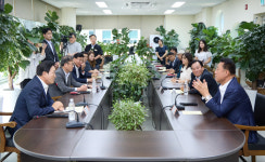 대한노인회 경기 여주시지회, SK하이닉스로부터 경로당 자동혈압계 기증받아