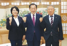 신현국 문경시장 어르신들, 작은 일에도 감사하는 일상에서 행복감 느꼈으면…