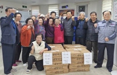 대한노인회 경기 안산시 상록구지회 시곡경로당, 한성건영서 쌀 800kg과 운영비 100만원 기부받아
