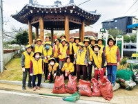 대한노인회 강원 양양군지회 소속 연창리봉사단 폭우 대비 붕괴 지역 발견…안전사고 예방도