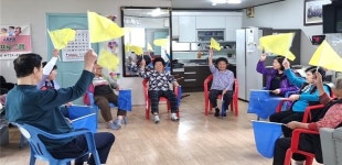 대한노인회 충북 옥천군지회, 경로당서 깃발체조 프로그램 진행