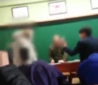 인천 고교생 교사 폭행사건 공분 '무너진 교권'...이천 '빗자루 교사 폭행사건' 유사