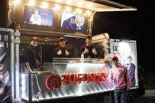 경아두마리치킨, 방송인 김종민 촬영장에 치킨차 선물에 스태프들 감동