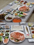 포항 죽도시장 맛집 푸짐한 스끼다시와 바다내음 가득한 싱싱한 대게 동남회식당