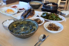 푸짐한 제주도 아침식사 맛집 신옛촌, 부담없는 아침식사 이벤트 선보여...