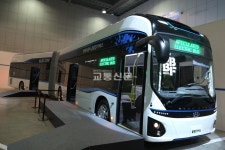 전기 굴절버스는 BRT 체계 최적합 차종