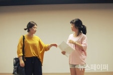 [연극페스티벌] 같은 시작, 같은 끝 속에서 나누는 대화 연극 신&정