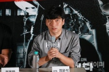 [포토] 영화 "밤섬해적단 서울불바다" 6년에 걸친 제작과정에 대해 밝히는 정윤석 감독