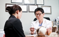 배원배 원장 부작용·노화로 인한 쌍꺼풀재수술 특화진료 나서