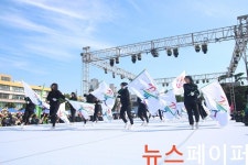 [포토] 2017 구로 청소년 축제의 시작을 알리는 학생들의 거리 퍼레이드