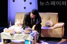 [연극人] 박재영 배우, "직책을 벗어나 한 명의 인간으로서 성소수자를 접하는 순간을 연기로 표현하고 싶었다...