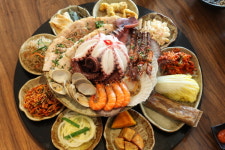 일산 맛집 대왕해물문어보쌈, 영양까지 생각한 음식 선보여
