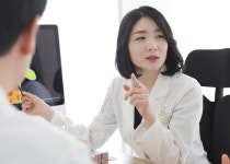 한 번 빠지기 시작하면 멈추지 않는 탈모, 원인 알면 치료법 보인다?