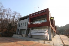 노작홍사용문학관, 가정의 달 맞아 동탄 어르신들 사진 찍는 이벤트 마련