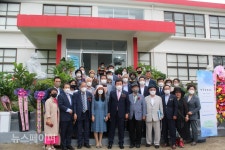 시에그린 한국시화박물관 개관식 단체사진