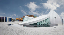 지드래곤 GD카페 또 오픈? 내부 벽 그림 직접 그려 오픈 행사 참여 건물 진짜 멋있네