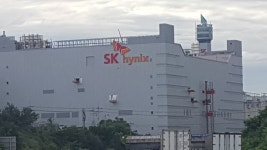 청주 SK하이닉스 공장 배관작업 중 화재… 3600여 명 대피, 불소계 가스 누출은 제어 상태
