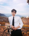 사의 찬미 이종석, 하얀 셔츠 입고 환한 미소 …넘사벽 외모 심쿵