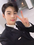 아스트로 차은우, 브이 포즈로 찰칵 …넘사벽 비주얼 심쿵