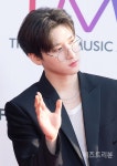 [포토] 몬스타엑스 아이엠, 안경쓰니까 시크하네 (더팩트 뮤직 어워즈)