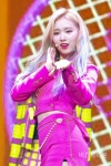 [포토] 위키미키 엘리, 조명도 엘리를 방해할 수 없지 (위키미키 락앤롤 컴백 쇼케이스)