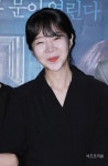 [포토] 이윤수, 즐거운 표정 (폐교 언론배급 시사회)
