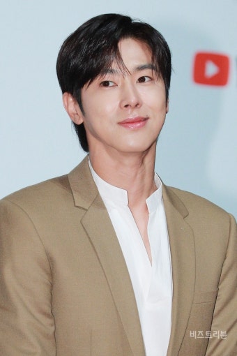 [포토] 동방신기 유노윤호, 완벽한 조각상 (유튜부 오리지널 아날로그 트립)