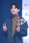 [포토] DAY6 도운, 귀여운 막내의 소심한 브이 (정규 3집 쇼케이스)