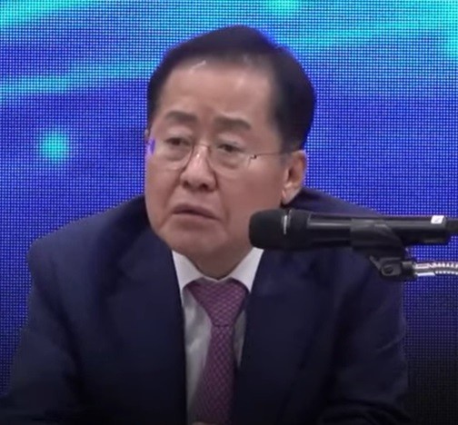 한동훈 대표, 국회에서 내각 총사퇴·국방장관 해임·대통령 탈당 요구 제시