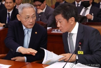 문체부, 정몽규 축구협회 회장임기 '승인' 불허?