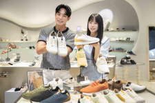 [브리프]롯데벡화점 신세계백화점 현대백화점 갤러리아 이마트 롯데마트 홈플러스 쿠팡 CJ온스타일 外