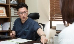 [김만재 원장의 올바른 탈모치료-16] 두피에 몰린 열...여성 앞머리, 정수리탈모 원인