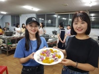 중국어 원어민 선생님들이 송편 만들었어요