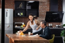 한국 성인 두 명 중 한 명은 하루 두 끼 식사