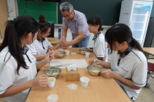 10년간 학교급식에 지원한 보성차 눈길