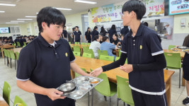 학생·교직원이 함께 잔반 제로~
