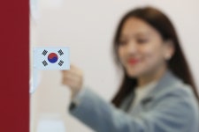 “나는 자랑스러운 대한민국…” 한국 귀화 시 ‘국민선서’ 해야