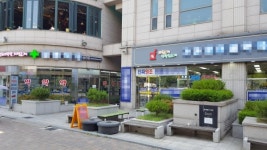 오픈 9개월 만에 문전약국 2곳 폐업···면허대여 공방에 어수선한 강동경희대병원 약국가