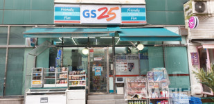 [현장] GS25 불매운동 한 달···가맹점주 코로나로 더 힘들어