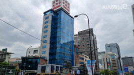 [현장] 되살아난 명동, 때아닌 다이소가 핫플된 이유