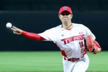 KIA 타이거즈, 임창용 방출 발표···정성훈에겐 플레잉코치 제안