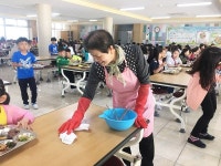 진천군, 지역 어르신 행복한 노후 위해 팔걷어