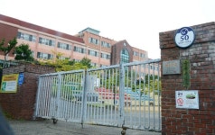 조국 동생에 돈 전달책 징역형 구형...웅동학원 채용비리 피고인들 선처 호소