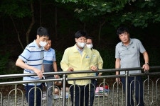 변광용 거제시장, 문동폭포 현장 점검
