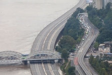 입추 오늘날씨 전국 천둥번개 동반 시간당 50㎜ 폭우, 내일까지 300㎜ 물폭탄…주말도 비 예고